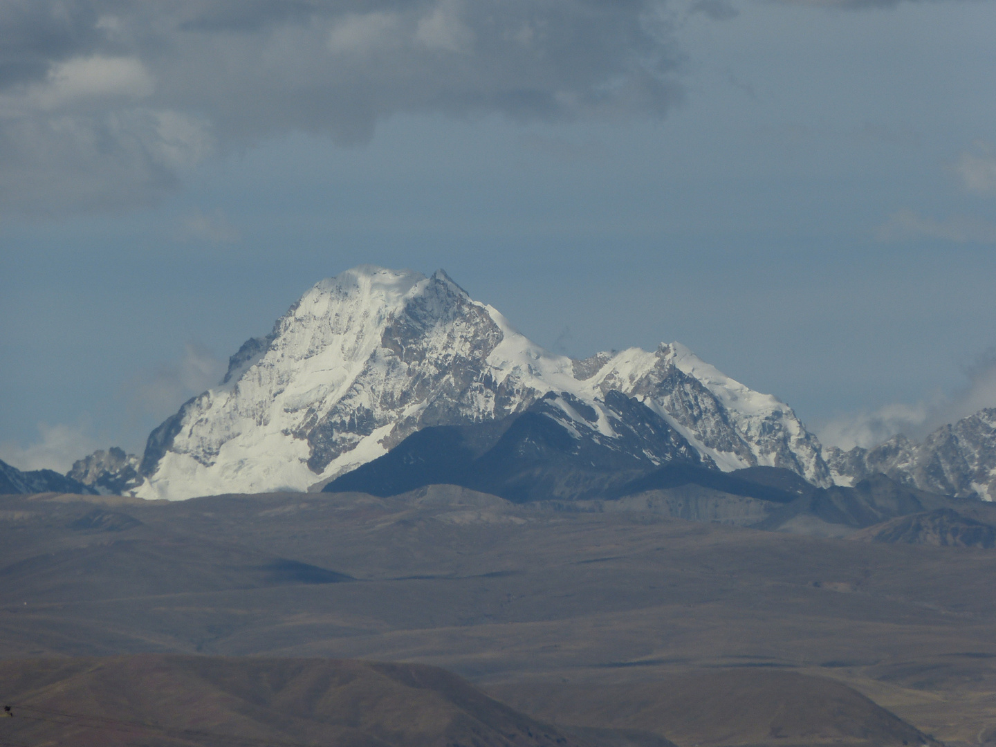 Altiplano mit den Bergen der Anden