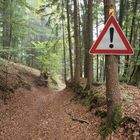 Altmühltal Panoramaweg mit extra großem Warnschild