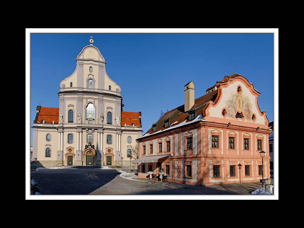 Altötting, Basilika und Franziskushaus