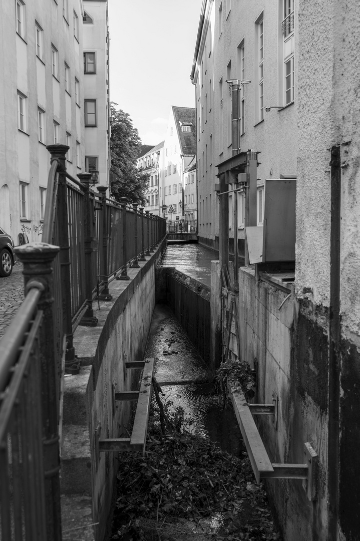 Altstadt Augsburg einer der vielen Kanäle