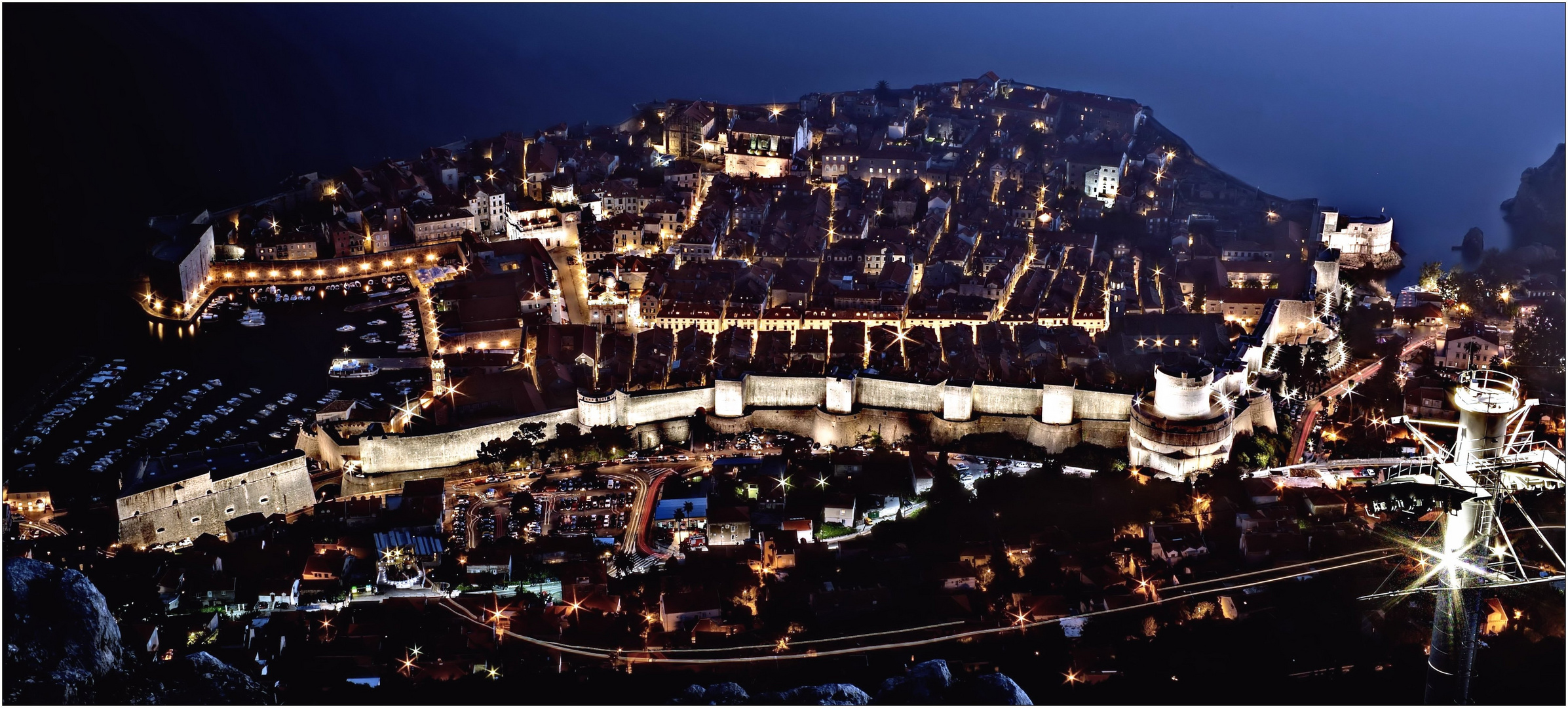 Altstadt Dubrovnik - die roten Dächer ... in der Nacht