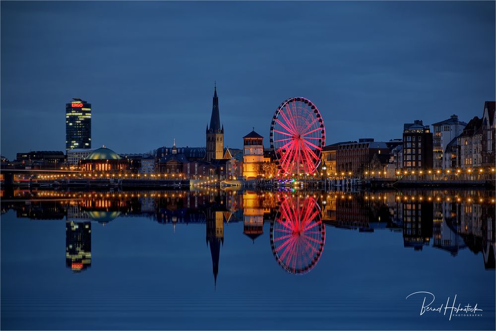 Altstadt Düsseldorf ... AlarmstufeRot