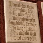 Altstadt Meersburg, Seitengasse Giebel-Inschrift