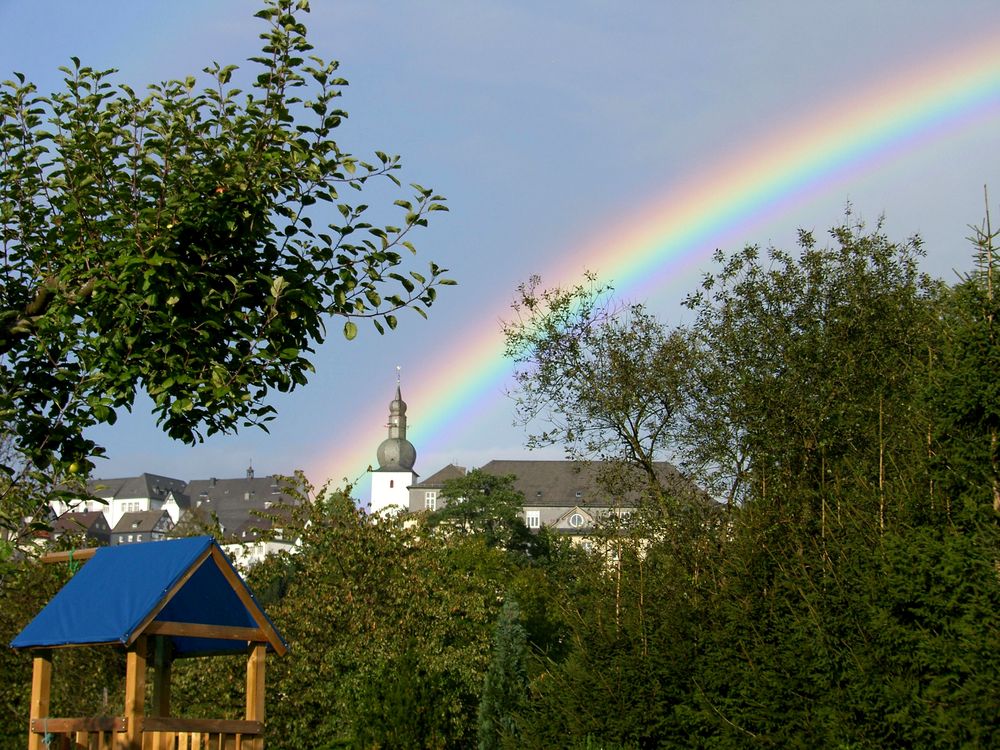 Altstadt mit Regenbogen