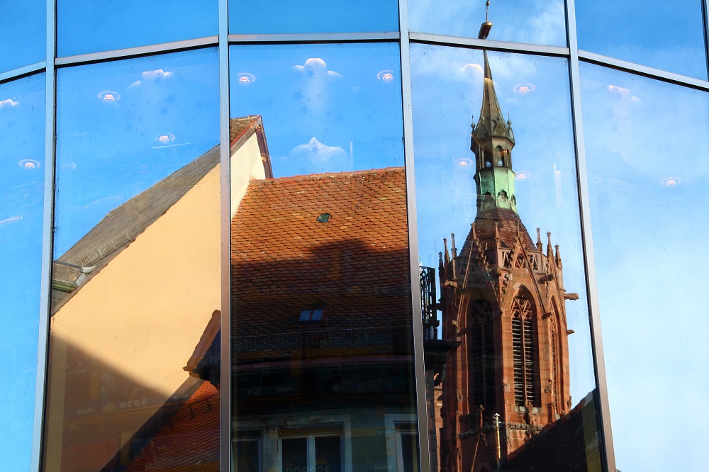 Altstadt trifft auf modernen Konsumtempel