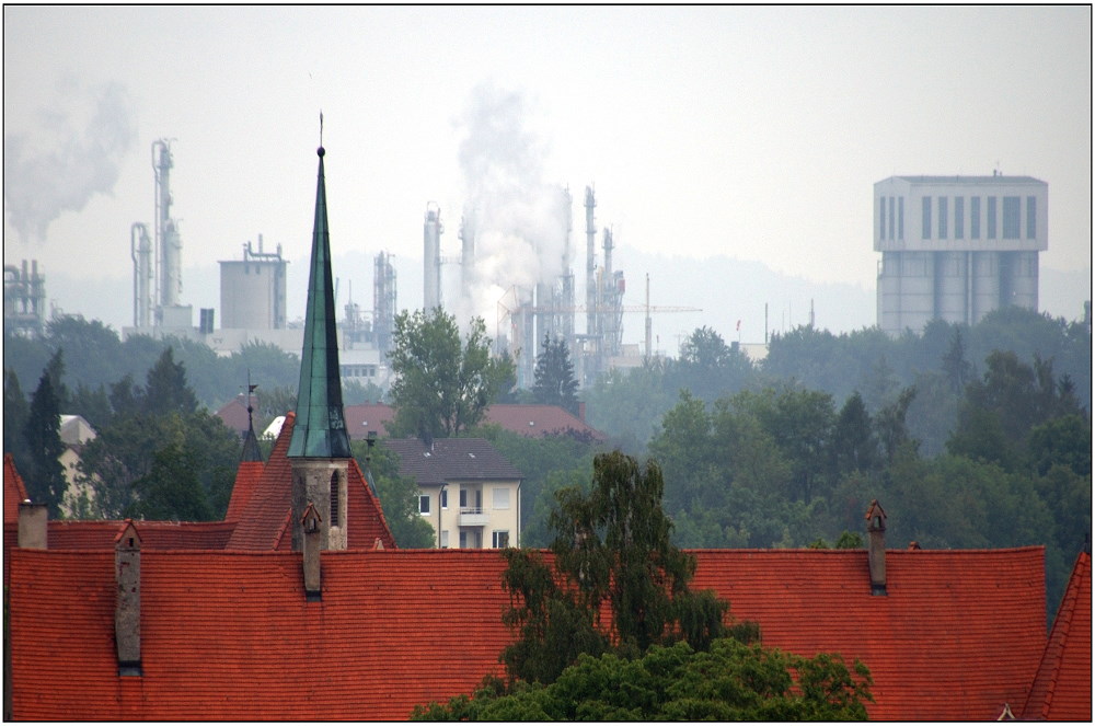 ... Altstadt und Industrie ...