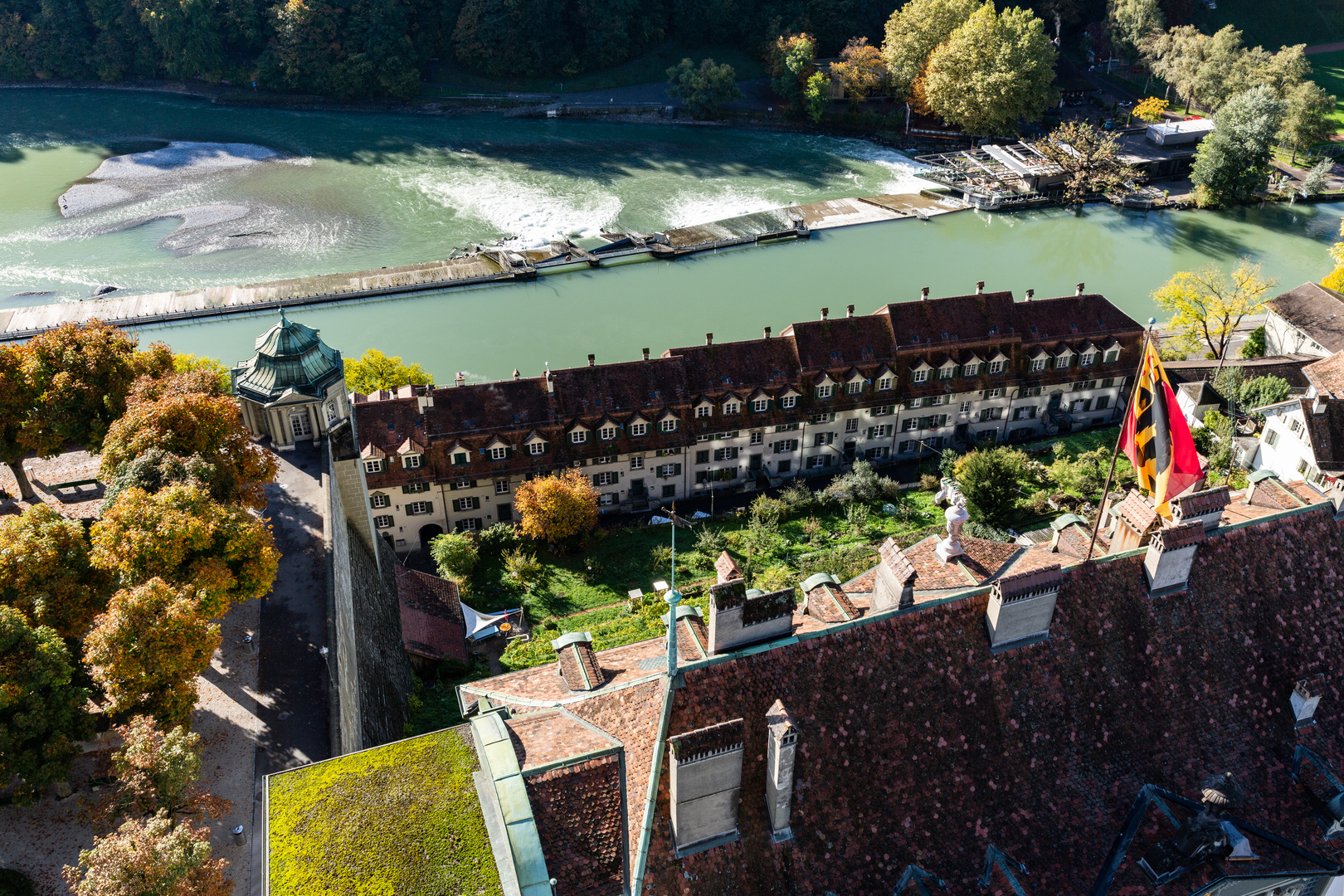 Altstadt von Bern: Die Aareschwelle vom Münsterturm aus