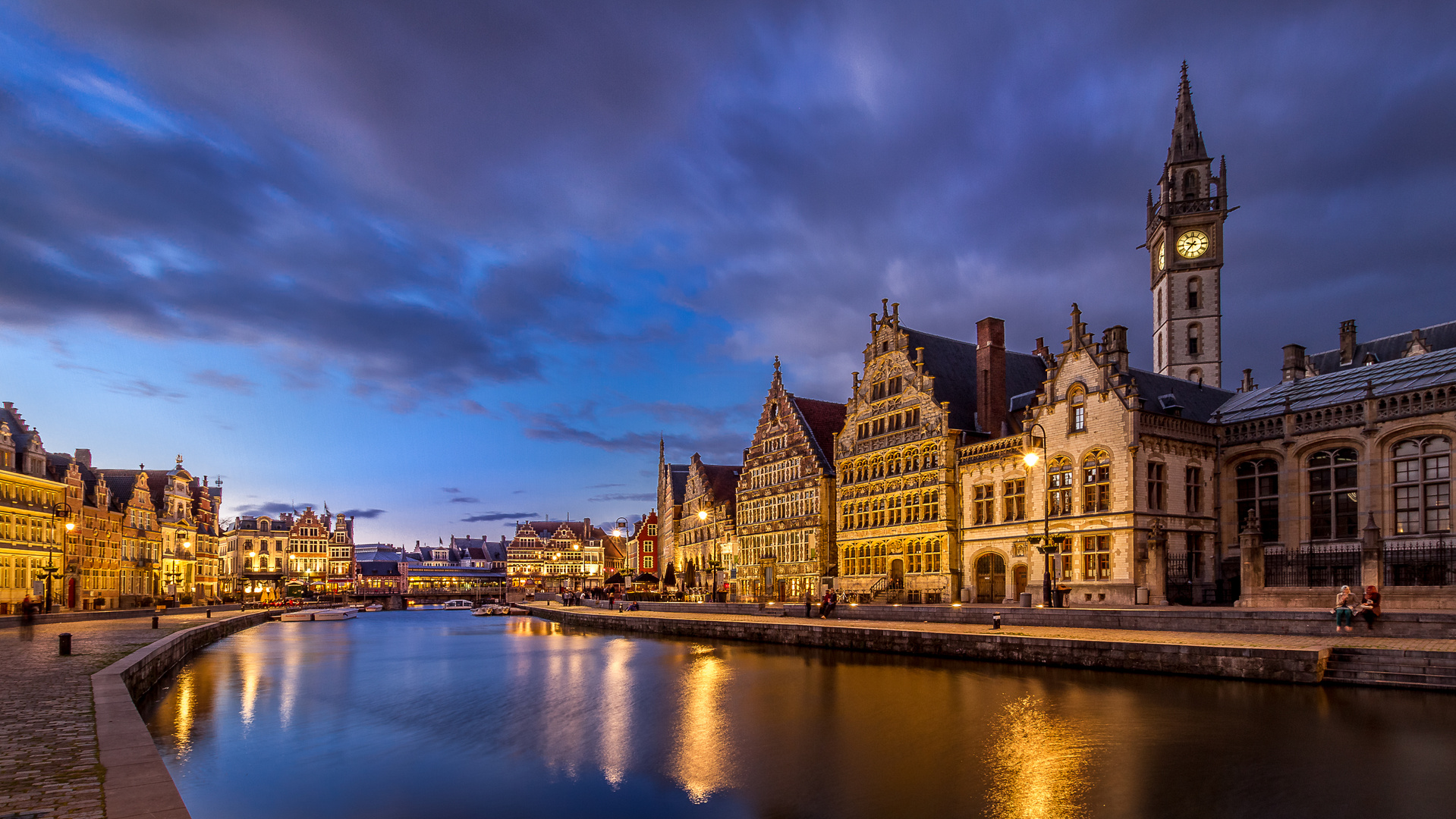 Altstadt von Gent zur Blauen Stunde (New Version)