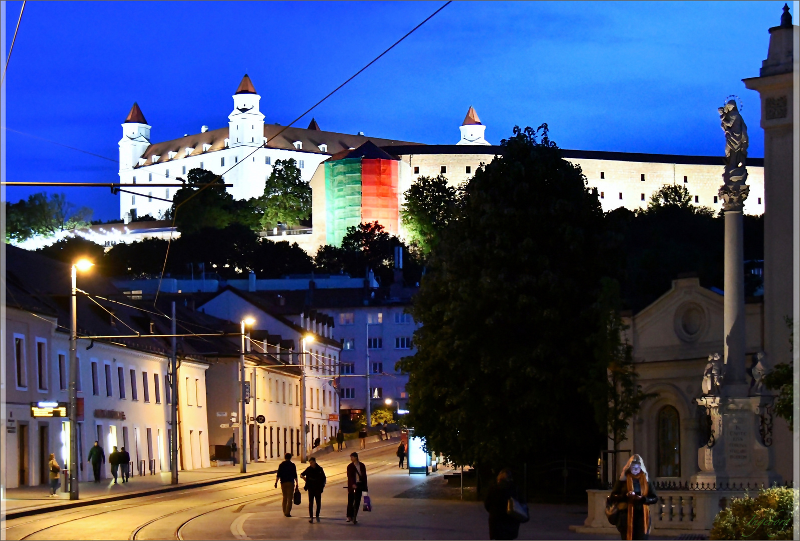 # Altstadtblick zur Festungsanlage mit der Pressburger Höhenburg #