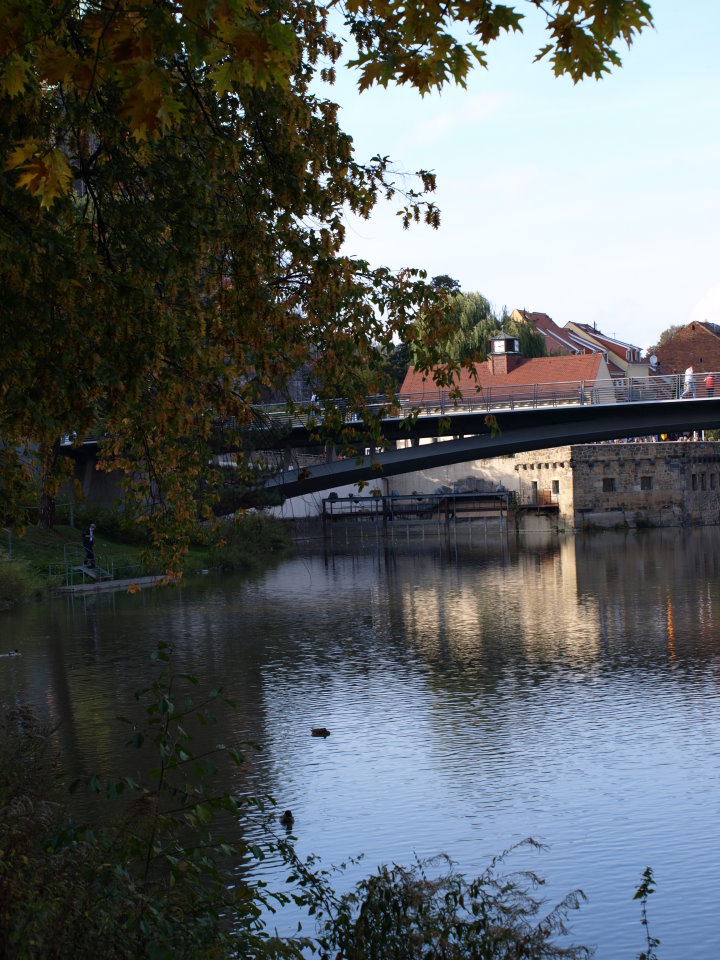 Altstadtbrücke im Herbst