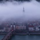 Altstadtdächer im Nebel