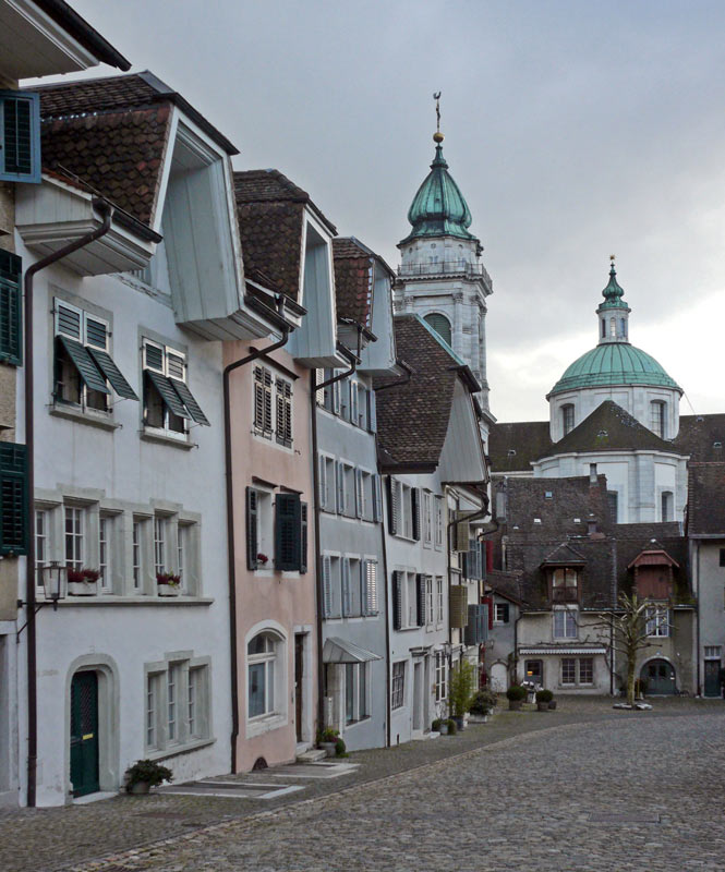 Altstadtgässchen mit St. Ursenkathedrale