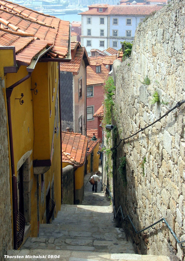 Altstadtgasse in Porto