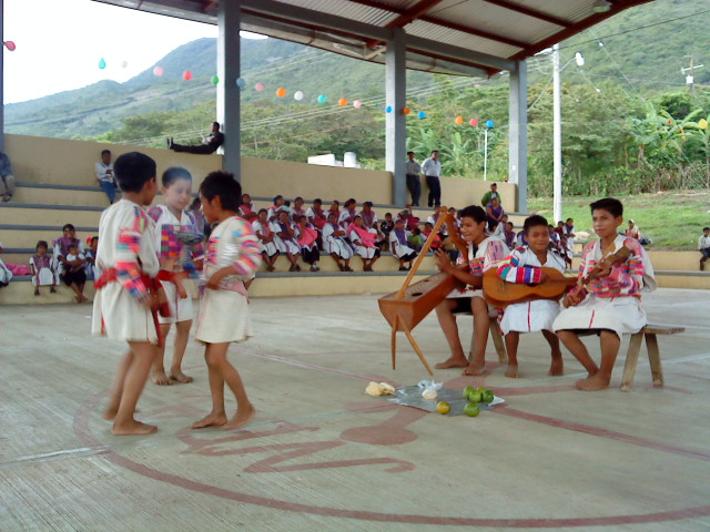 Alumnos de San Juan Cancuc, Chiapas.