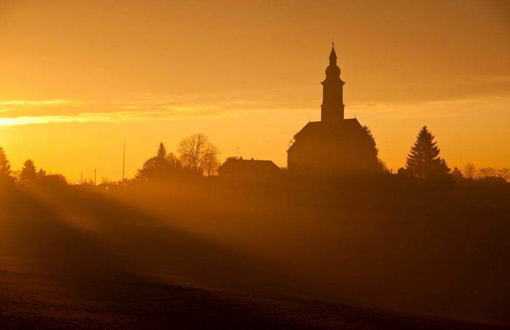 Alxing (Lkrs Ebersberg) im Sonnenaufgang