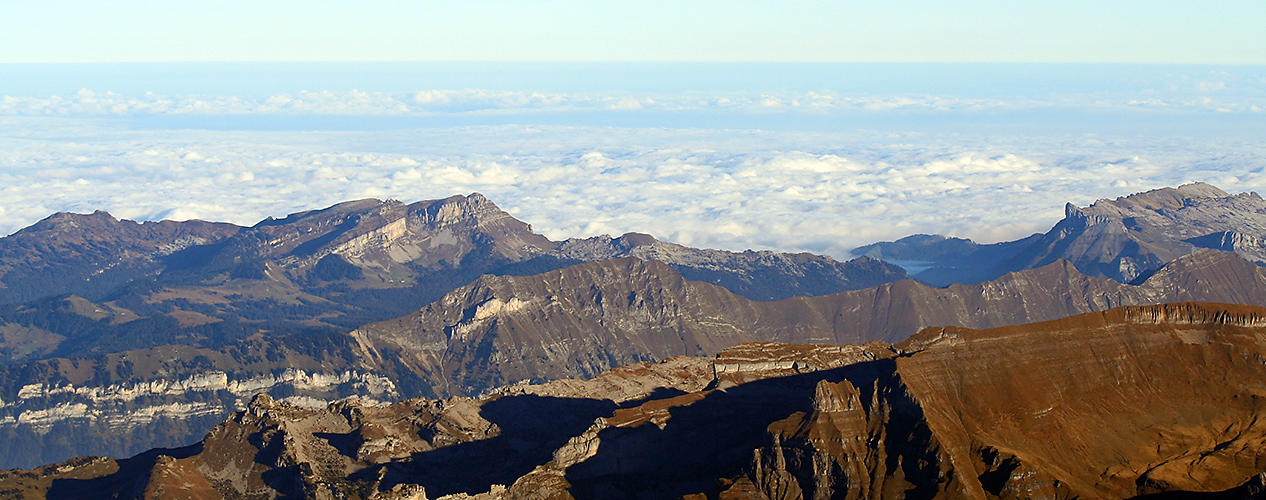 Am 13.10. 2007 hatten wir kurz nach 8.45 Uhr in 3570 m auf dem Jungfraujoch diesen Blick nach Norden