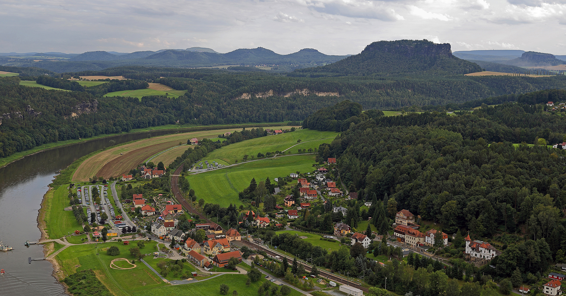 Am 19.08.2014 benötigte man von der Bastei noch keine schwebende Plattform für gute Aufnahmen 