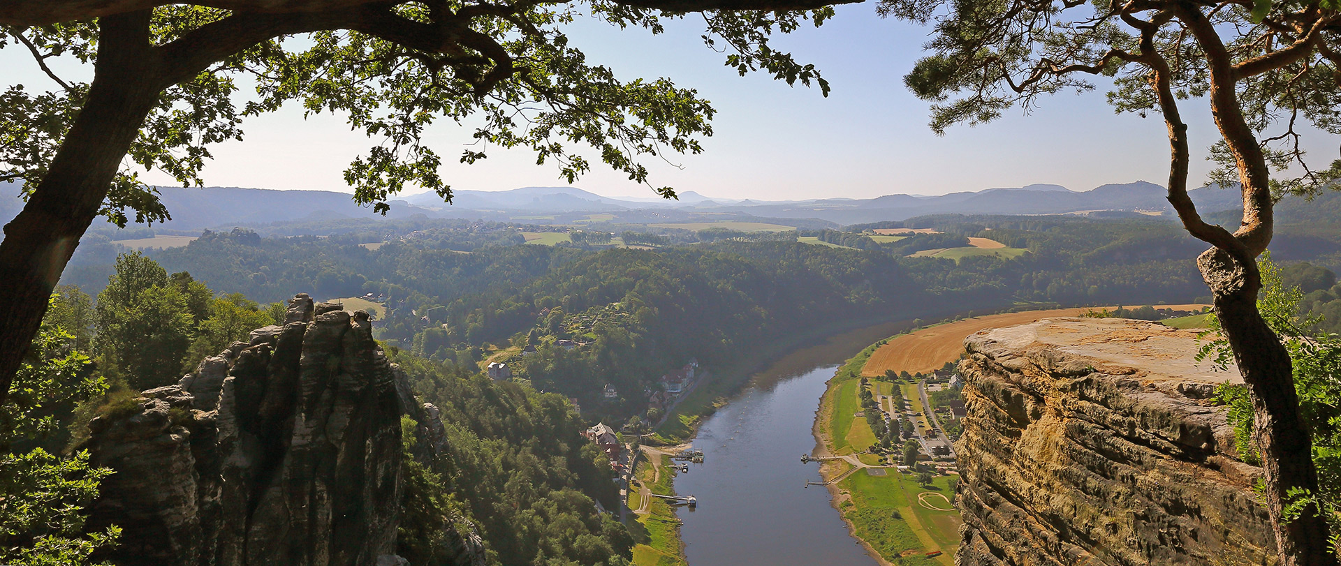 Am 29.06. 2019 schwebte noch keiner über der Elbe von der Bastei aus...