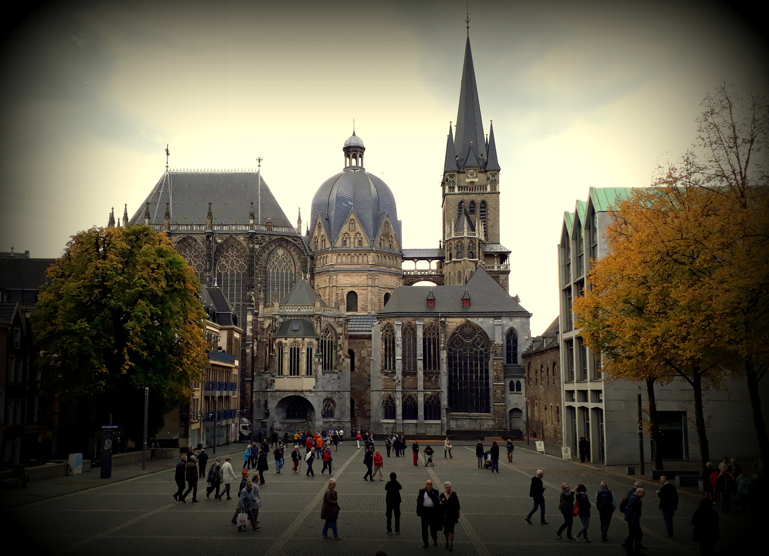 Am Aachener Dom