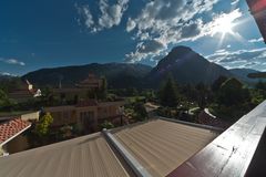 Am Abend auf dem Balkon im Hotel