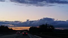 am Abend  auf der Autobahn