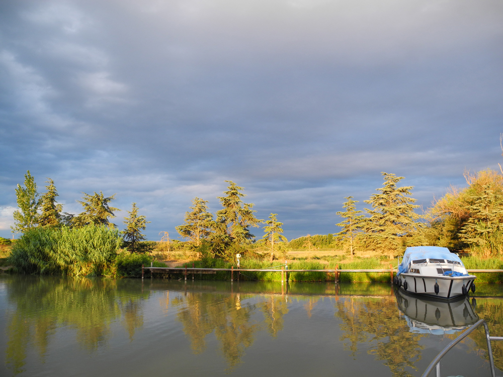 am Abend im Hafen