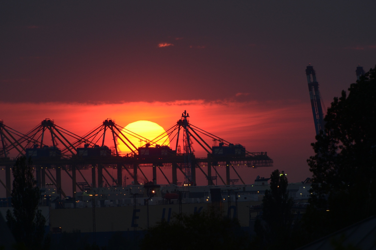 Am Abend im Hafen