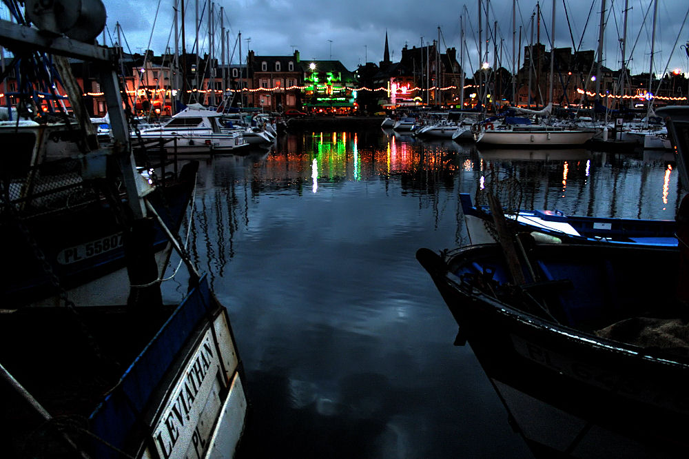 Am Abend im Hafen der Islandfischer