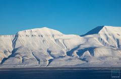 Am Adventfjorden auf der Inselgruppe Spitzbergen.