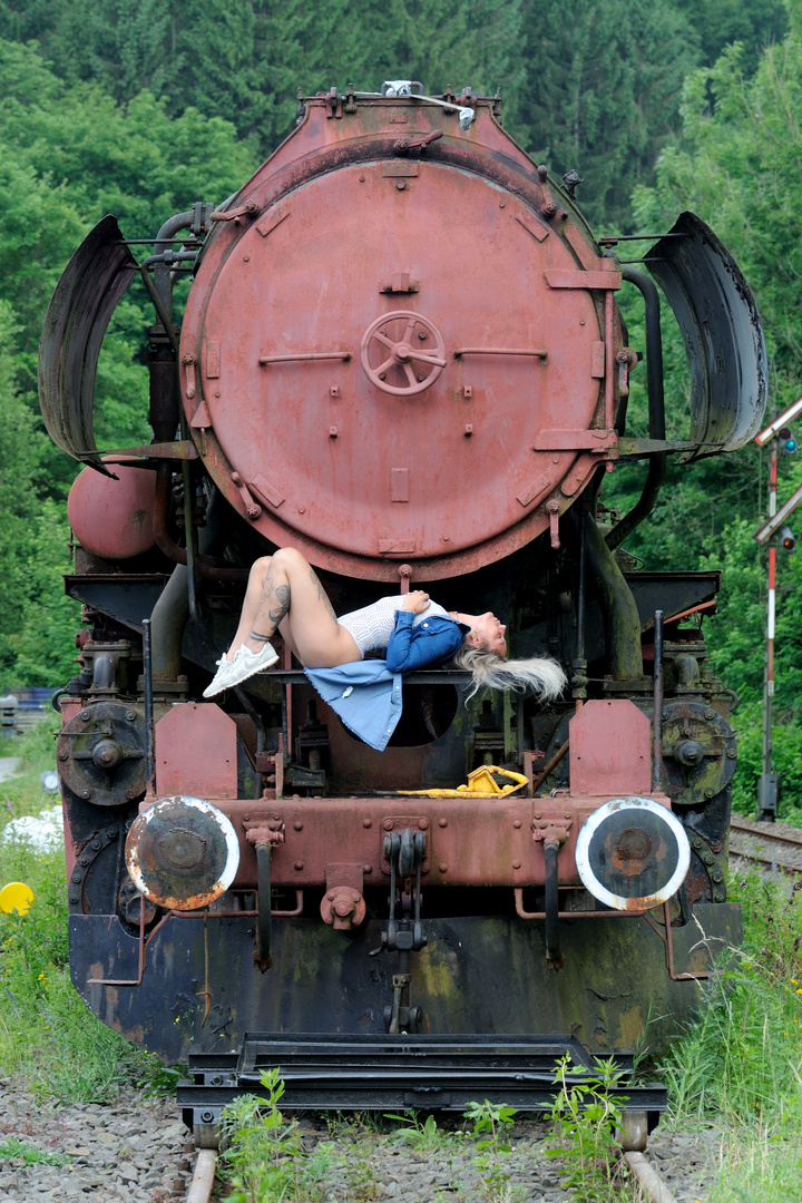 .Am alten Bahnhof.