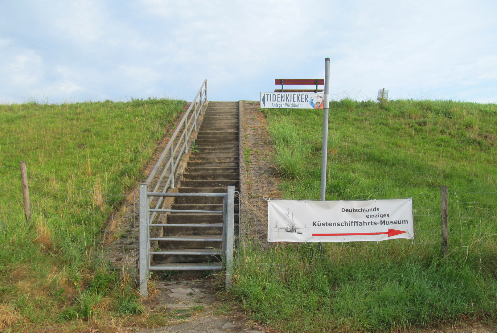 am alten Elbdeich in Wischhafen ...