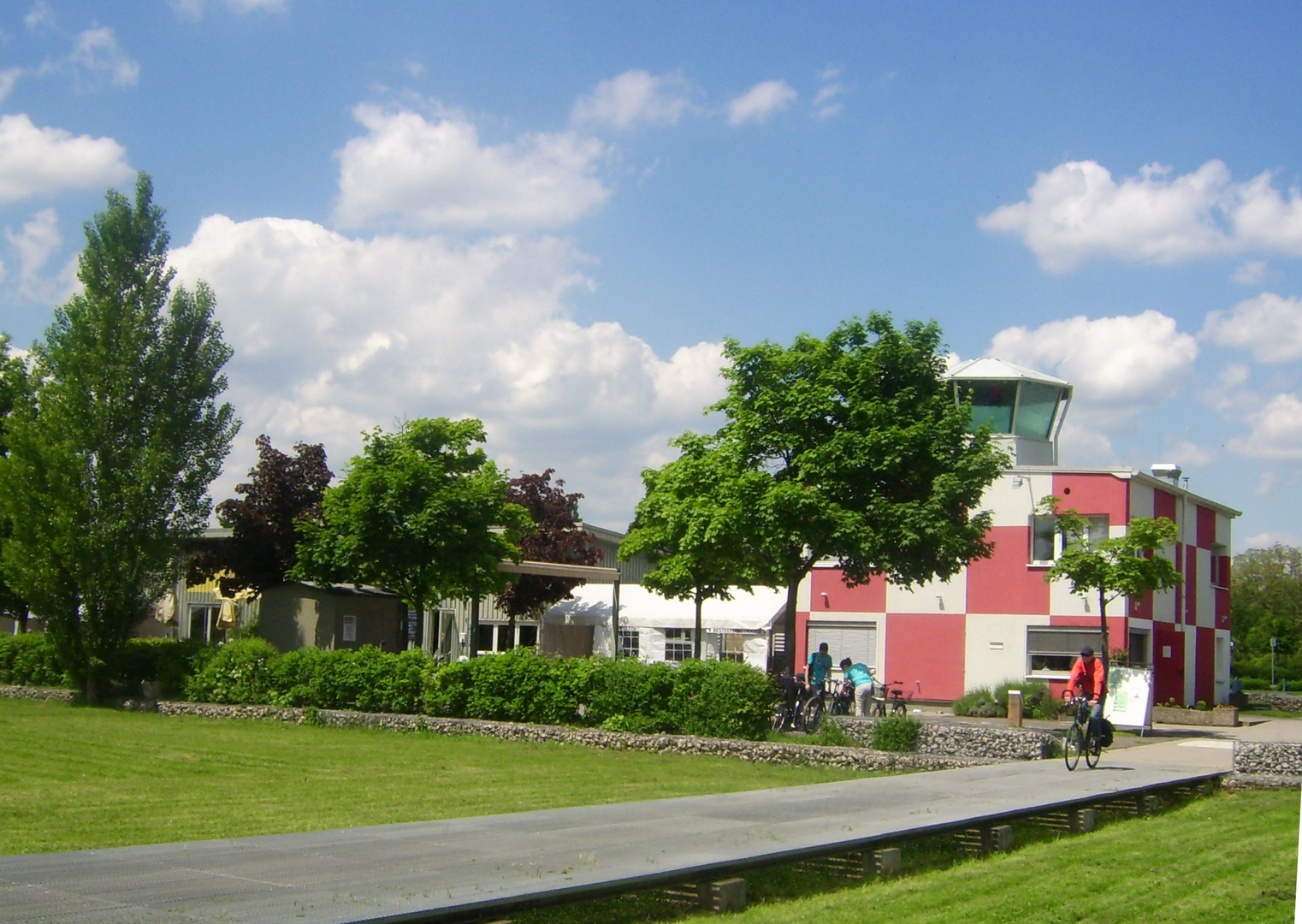 Am Alten Flughafen von Bonames - 1