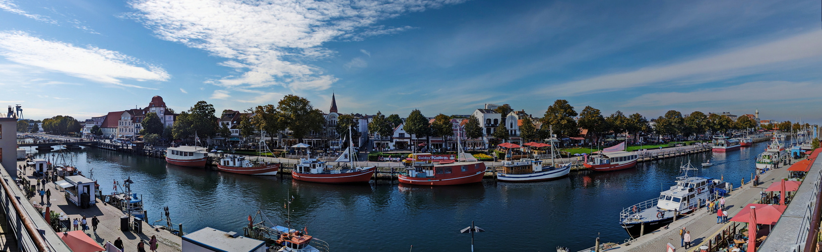 Am Alten Strom Warnemünde.