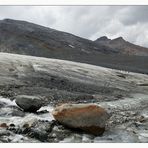 [ Am Athabasca Glacier ]