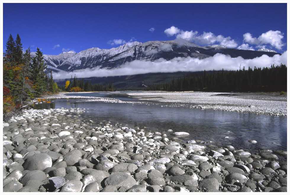 Am Athabasca River . . .