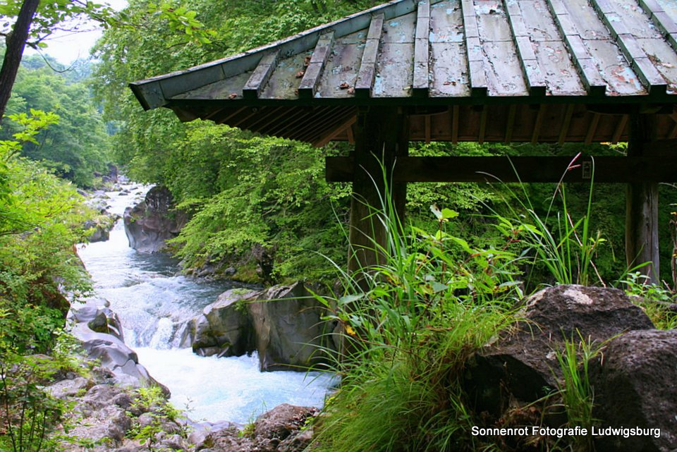 Am Bach von Nikko, Japan