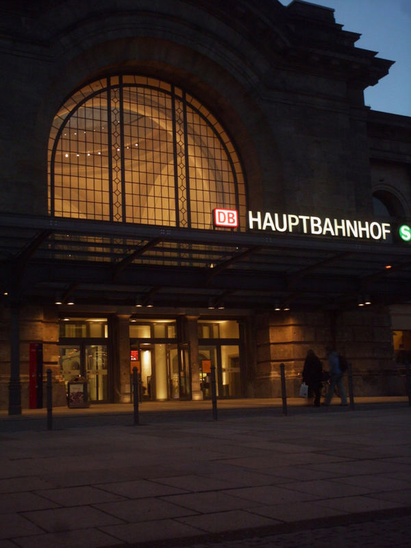 Am Bahnhof