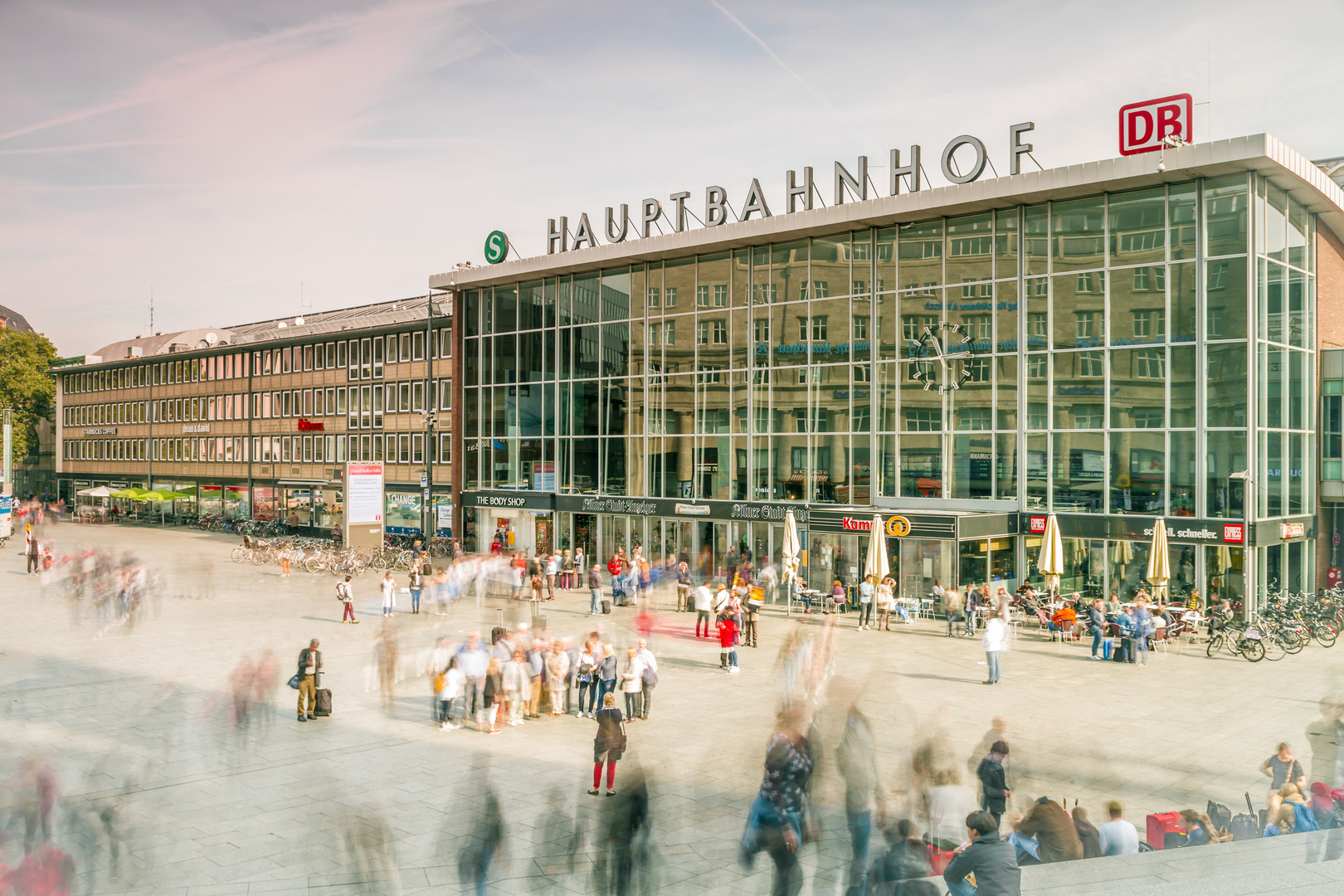 Am Bahnhof