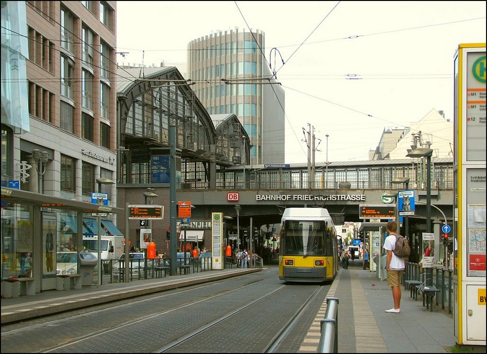 Am Bahnhof Friedrichstraße Foto & Bild deutschland, europe, berlin Bilder auf Am Bahnhof Friedrichstraße Foto & Bild deutschland, europe, berlin Bilder auf