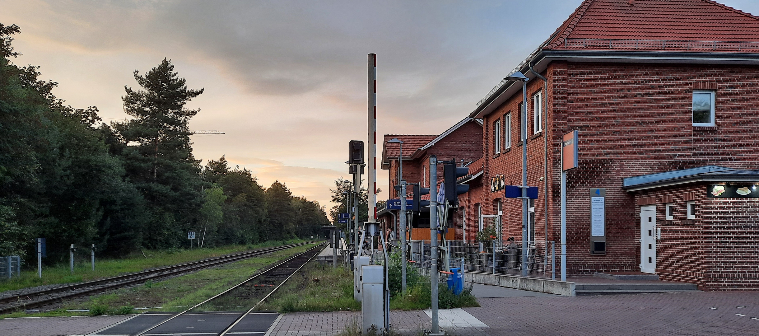 Am Bahnhof Hemmoor 