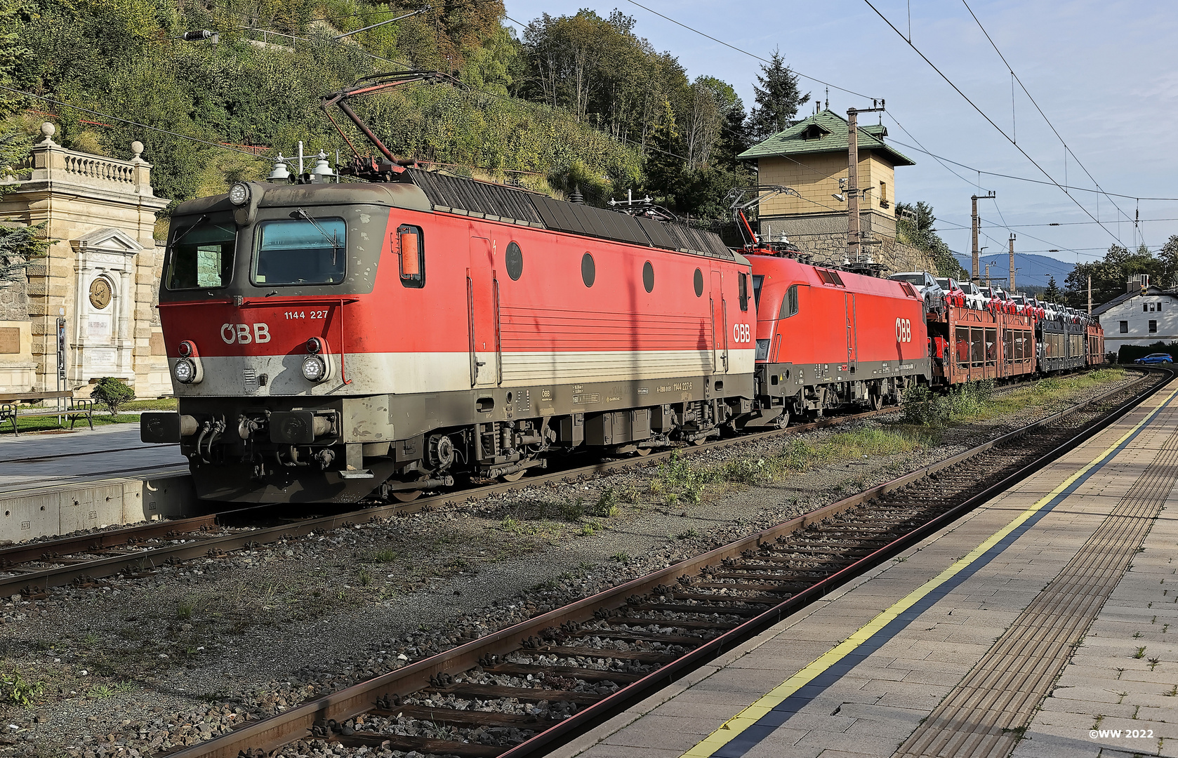 Am Bahnhof Semmering