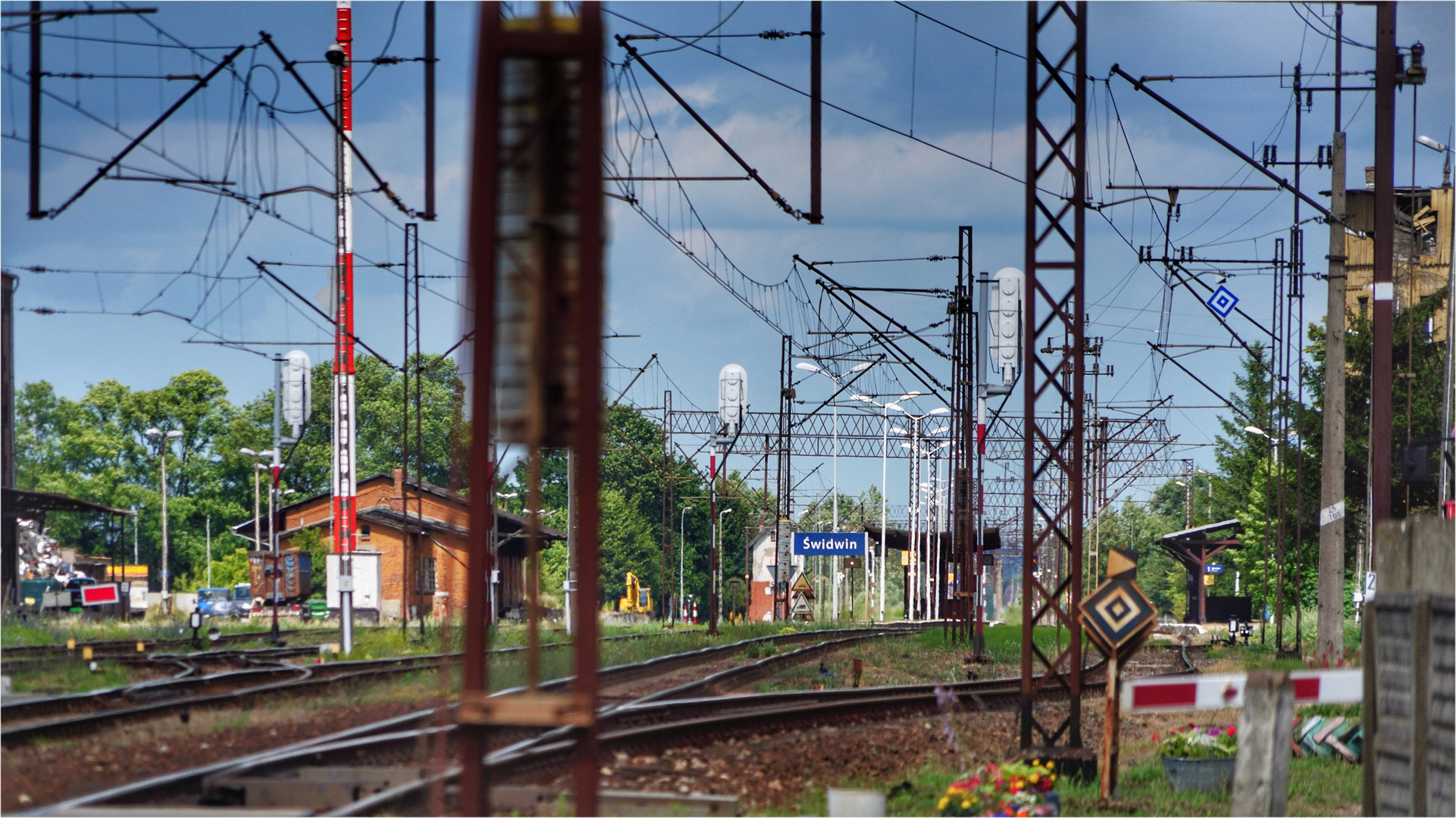 am Bahnhof von ....