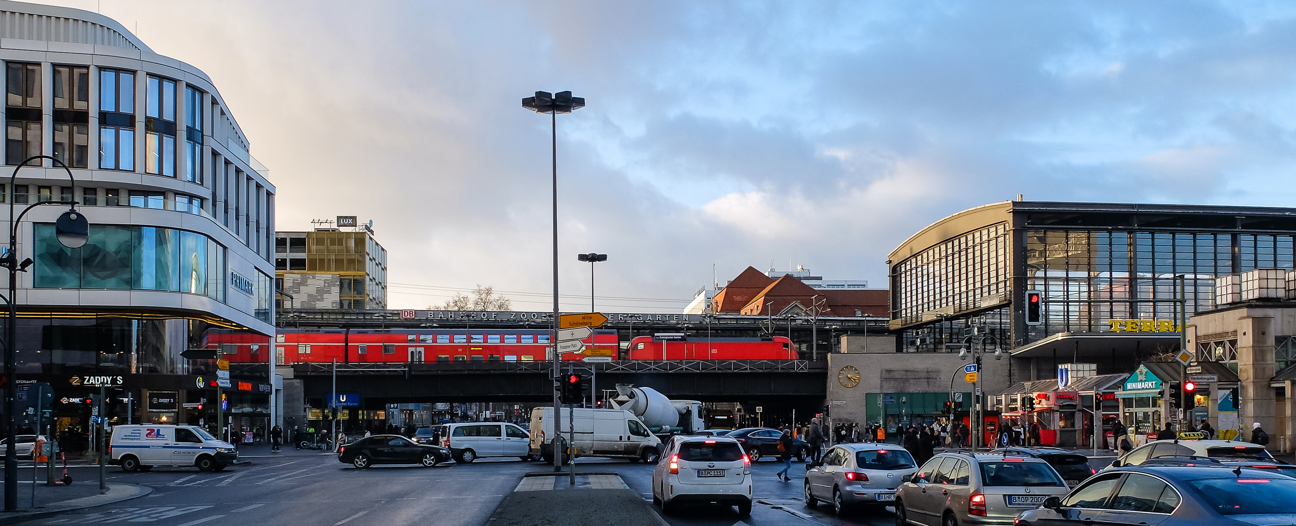 Am Bahnhof Zoo