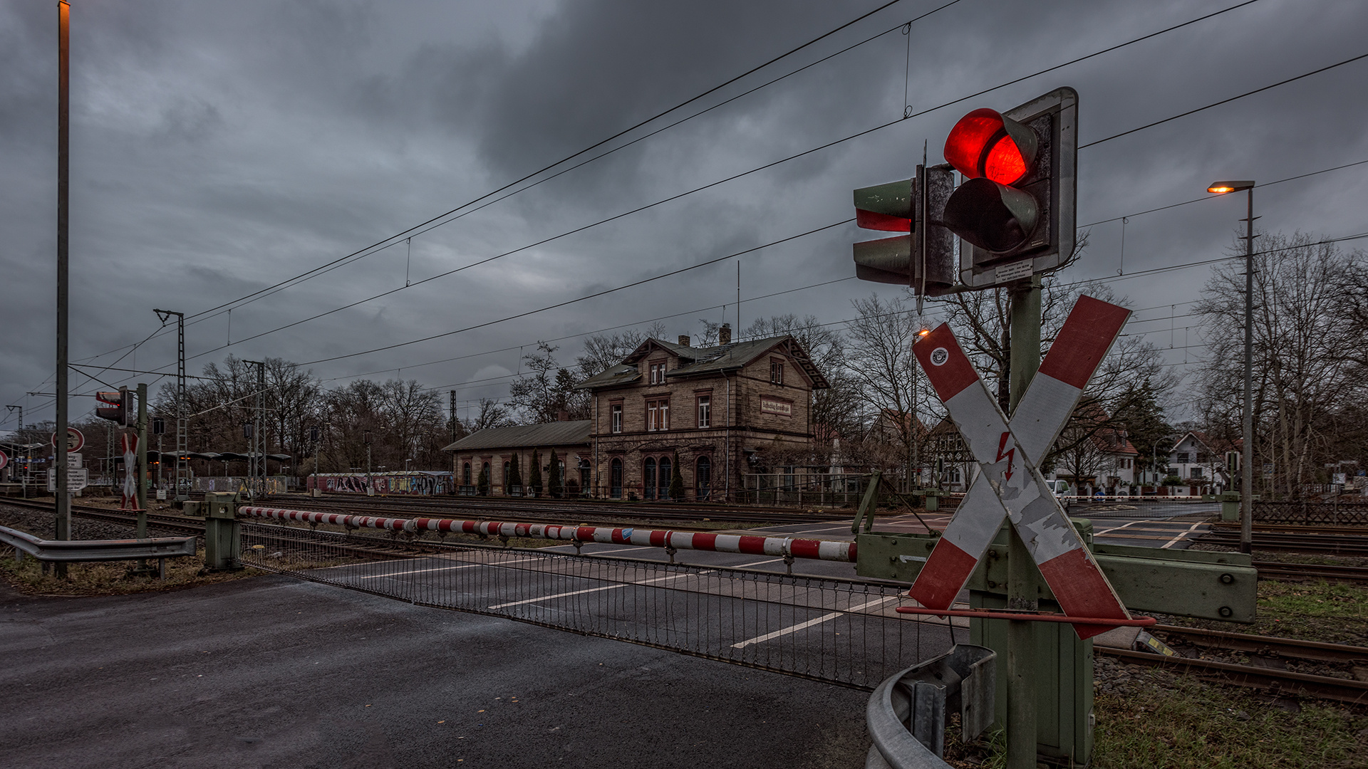 am Bahnübergang