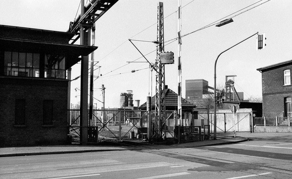 Am Bahnübergang bei Schlägel und Eisen