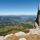 Am Bildrand ganz rechts oben unser Ziel, das Gipfelkreuz vom Heiligkreuzkofel 2907 m,.. 