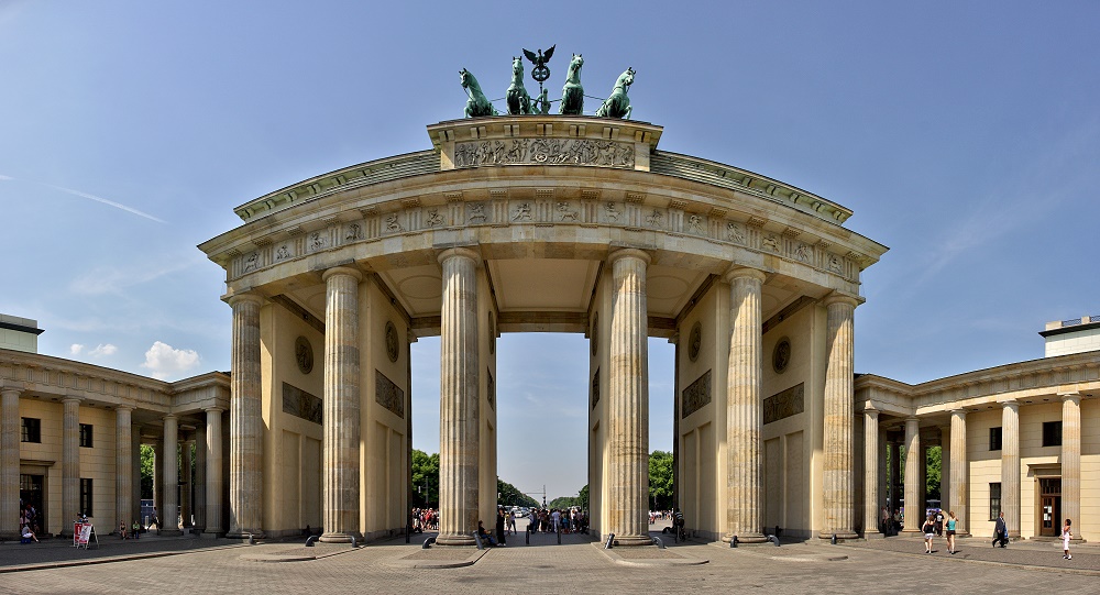 Am Brandenburger Tor (HDR-Panorama)