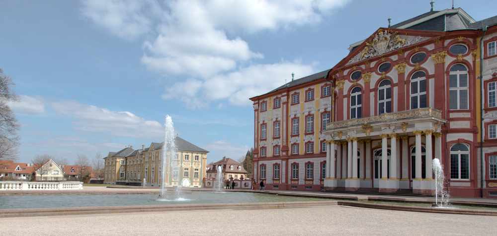 Am Bruchsaler Schloss im Frühjahr 1