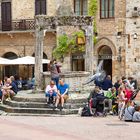 Am Brunnen in San Gimignano - Toscana