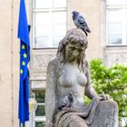 am Brunnen vor dem Rathaus Berlin-Neukölln